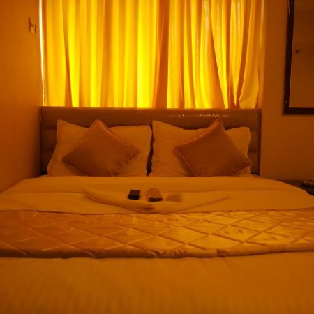 Hotel Silver Castle Bombaj Zewnętrze zdjęcie