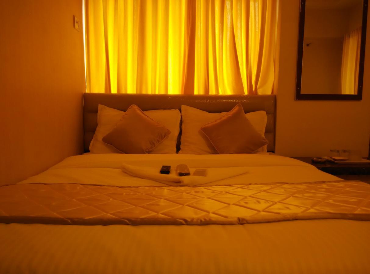 Hotel Silver Castle Bombaj Zewnętrze zdjęcie